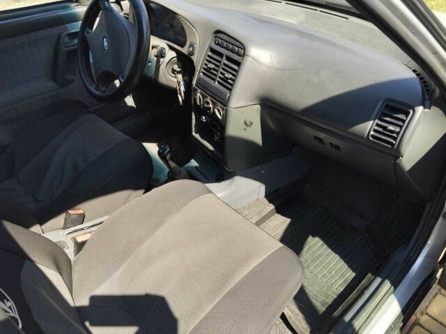 Серый ВАЗ 2111, объемом двигателя 0 л и пробегом 248 тыс. км за 1708 $, фото 7 на Automoto.ua