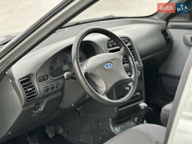 Серый ВАЗ 2111, объемом двигателя 1.5 л и пробегом 138 тыс. км за 2750 $, фото 19 на Automoto.ua