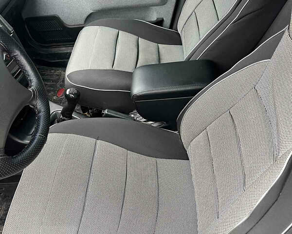 Серый ВАЗ 2111, объемом двигателя 1.6 л и пробегом 120 тыс. км за 2100 $, фото 5 на Automoto.ua