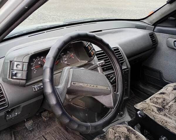 Серый ВАЗ 2111, объемом двигателя 1.6 л и пробегом 211 тыс. км за 1700 $, фото 2 на Automoto.ua