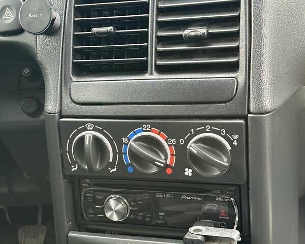 Серый ВАЗ 2111, объемом двигателя 1.6 л и пробегом 62 тыс. км за 3300 $, фото 7 на Automoto.ua