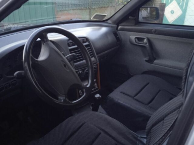 Сірий ВАЗ 2111, об'ємом двигуна 1.6 л та пробігом 224 тис. км за 1900 $, фото 3 на Automoto.ua