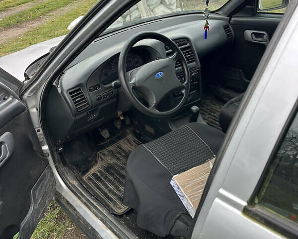 Серый ВАЗ 2111, объемом двигателя 1.6 л и пробегом 240 тыс. км за 1600 $, фото 3 на Automoto.ua