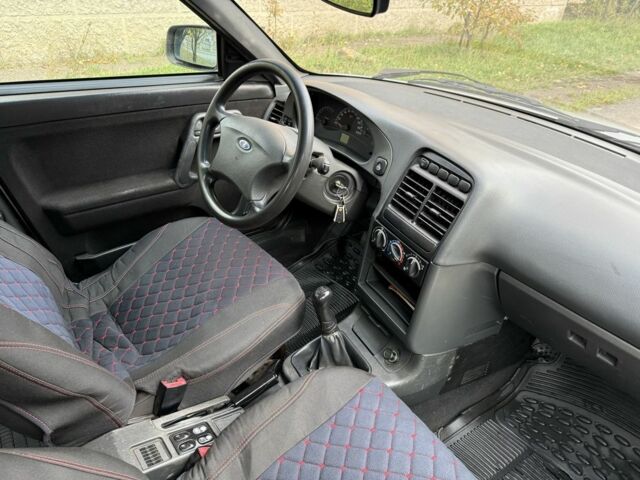 Серый ВАЗ 2111, объемом двигателя 1.6 л и пробегом 170 тыс. км за 1150 $, фото 3 на Automoto.ua