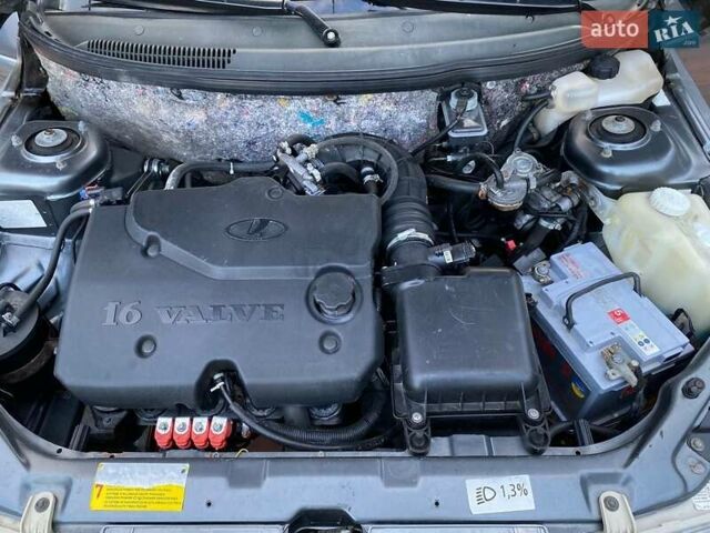 Серый ВАЗ 2111, объемом двигателя 1.6 л и пробегом 150 тыс. км за 2700 $, фото 19 на Automoto.ua