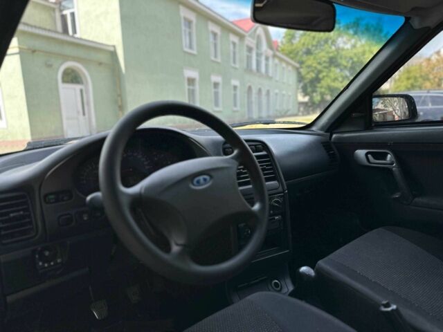 Серый ВАЗ 2111, объемом двигателя 1.6 л и пробегом 170 тыс. км за 2600 $, фото 5 на Automoto.ua