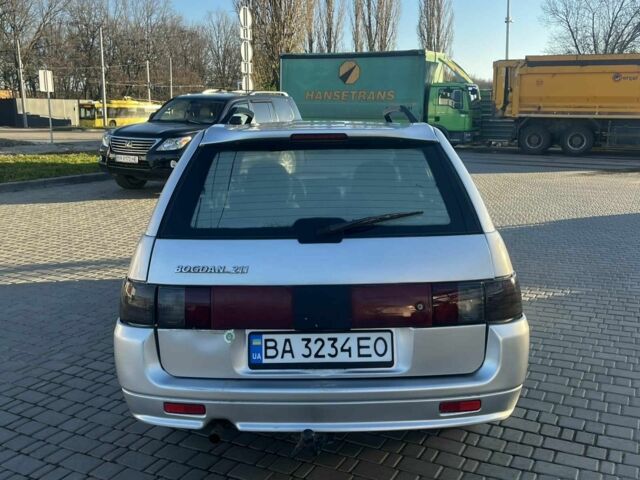 Сірий ВАЗ 2111, об'ємом двигуна 1.6 л та пробігом 250 тис. км за 2000 $, фото 3 на Automoto.ua