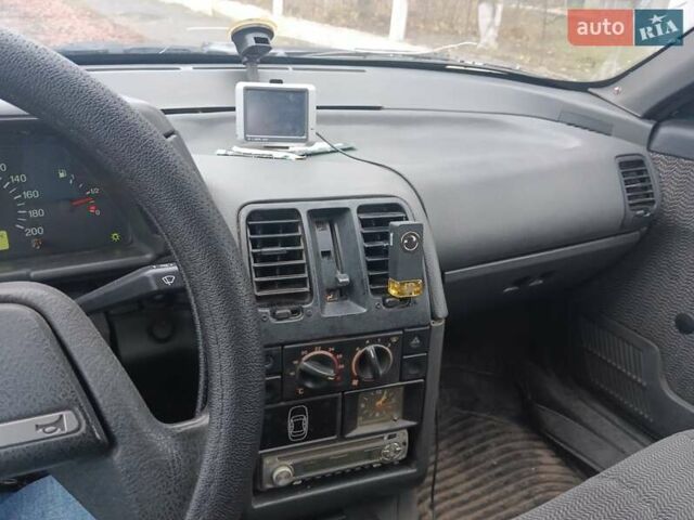 Синий ВАЗ 2111, объемом двигателя 1.5 л и пробегом 104 тыс. км за 1350 $, фото 5 на Automoto.ua