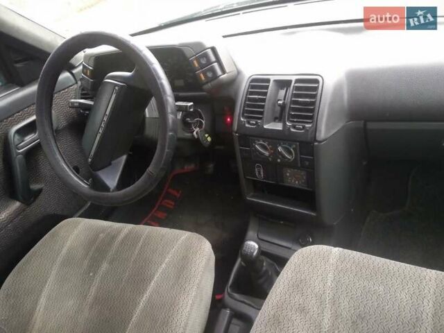 Синий ВАЗ 2111, объемом двигателя 1.5 л и пробегом 250 тыс. км за 1000 $, фото 1 на Automoto.ua