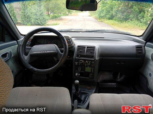 Синий ВАЗ 2111, объемом двигателя 1.5 л и пробегом 97 тыс. км за 2000 $, фото 6 на Automoto.ua