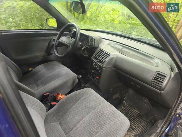 Синий ВАЗ 2111, объемом двигателя 1.5 л и пробегом 300 тыс. км за 1700 $, фото 2 на Automoto.ua