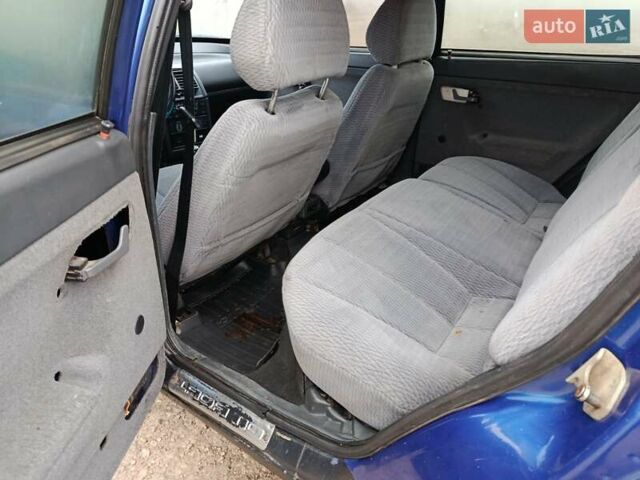 Синий ВАЗ 2111, объемом двигателя 1.5 л и пробегом 130 тыс. км за 1600 $, фото 5 на Automoto.ua