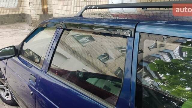 Синий ВАЗ 2111, объемом двигателя 1.5 л и пробегом 250 тыс. км за 1000 $, фото 6 на Automoto.ua