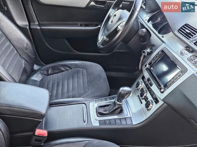 Синий ВАЗ 2111, объемом двигателя 1.6 л и пробегом 250 тыс. км за 905 $, фото 1 на Automoto.ua