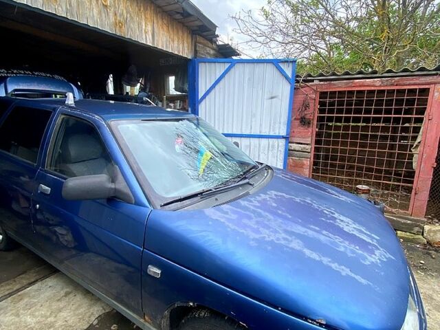 Синий ВАЗ 2111, объемом двигателя 1.5 л и пробегом 196 тыс. км за 1080 $, фото 3 на Automoto.ua