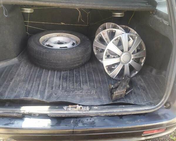 Синий ВАЗ 2111, объемом двигателя 1.6 л и пробегом 210 тыс. км за 1200 $, фото 4 на Automoto.ua