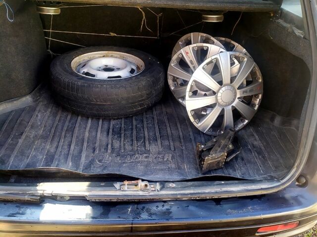 Синий ВАЗ 2111, объемом двигателя 1.6 л и пробегом 210 тыс. км за 1200 $, фото 7 на Automoto.ua