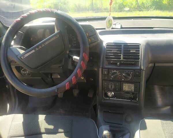 Синий ВАЗ 2111, объемом двигателя 1.6 л и пробегом 210 тыс. км за 1200 $, фото 12 на Automoto.ua