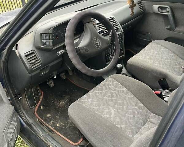 Синій ВАЗ 2111, об'ємом двигуна 1.6 л та пробігом 200 тис. км за 1200 $, фото 2 на Automoto.ua