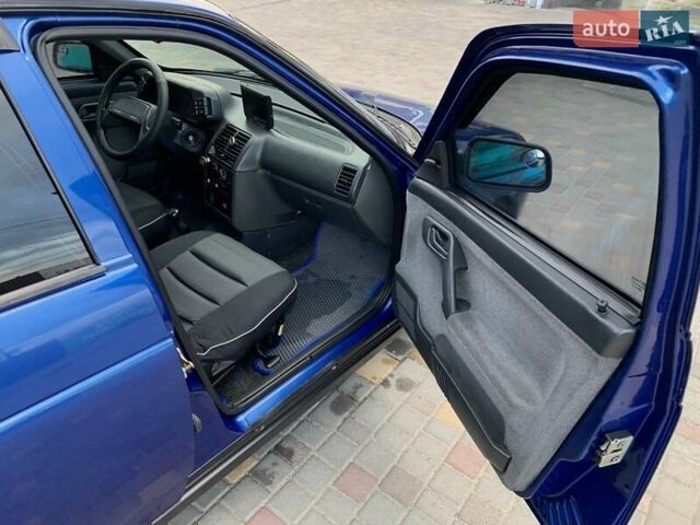 Синий ВАЗ 2111, объемом двигателя 1.6 л и пробегом 235 тыс. км за 2000 $, фото 18 на Automoto.ua