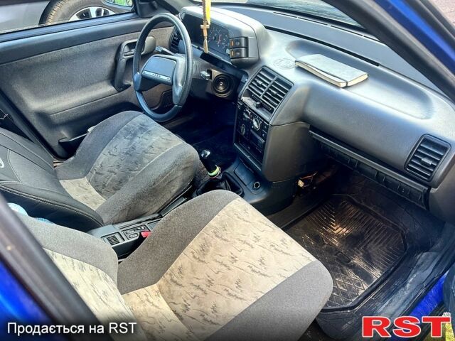 Синий ВАЗ 2111, объемом двигателя 1.6 л и пробегом 280 тыс. км за 1050 $, фото 5 на Automoto.ua