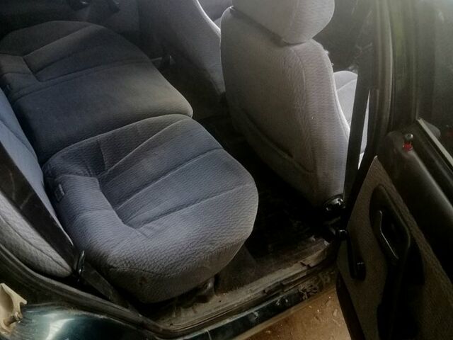 Зеленый ВАЗ 2111, объемом двигателя 1.5 л и пробегом 0 тыс. км за 1000 $, фото 2 на Automoto.ua