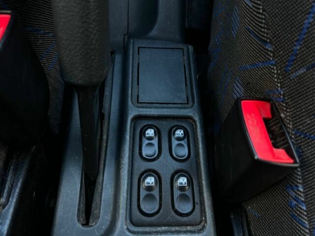 Зеленый ВАЗ 2111, объемом двигателя 1.5 л и пробегом 83 тыс. км за 1800 $, фото 12 на Automoto.ua