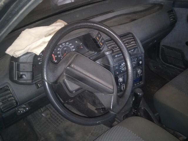 Зеленый ВАЗ 2111, объемом двигателя 1.5 л и пробегом 121 тыс. км за 1800 $, фото 5 на Automoto.ua