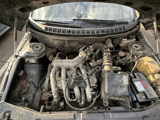 Зелений ВАЗ 2111, об'ємом двигуна 1.6 л та пробігом 222 тис. км за 800 $, фото 4 на Automoto.ua