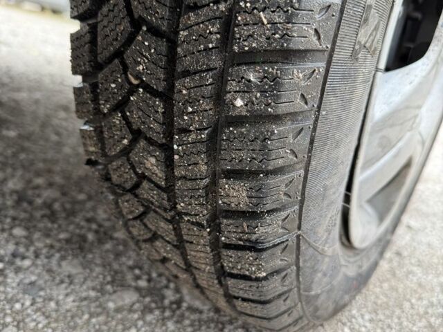 Зеленый ВАЗ 2111, объемом двигателя 1.5 л и пробегом 303 тыс. км за 1313 $, фото 6 на Automoto.ua