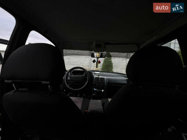 Зеленый ВАЗ 2111, объемом двигателя 1.5 л и пробегом 250 тыс. км за 1900 $, фото 7 на Automoto.ua