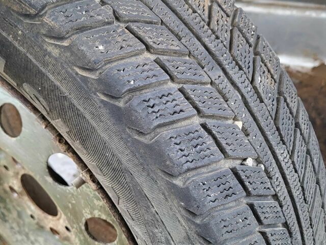 Зеленый ВАЗ 2111, объемом двигателя 1.6 л и пробегом 350 тыс. км за 1200 $, фото 2 на Automoto.ua