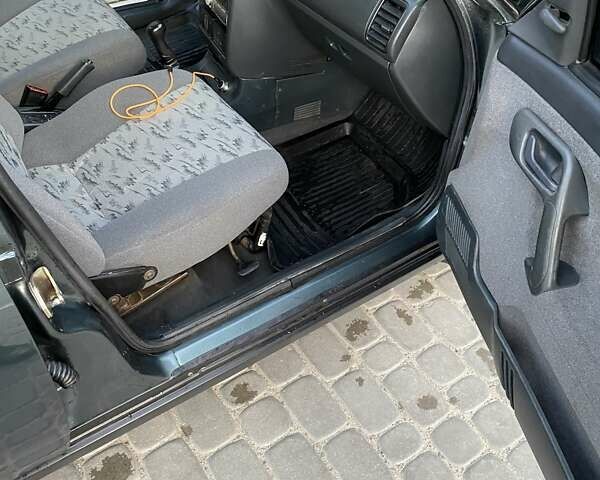 Зелений ВАЗ 2111, об'ємом двигуна 1.6 л та пробігом 132 тис. км за 2400 $, фото 11 на Automoto.ua