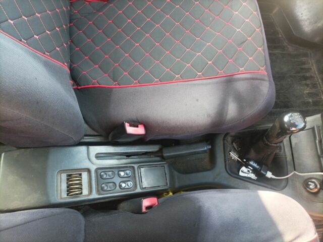 Зеленый ВАЗ 2111, объемом двигателя 1.5 л и пробегом 300 тыс. км за 2000 $, фото 5 на Automoto.ua