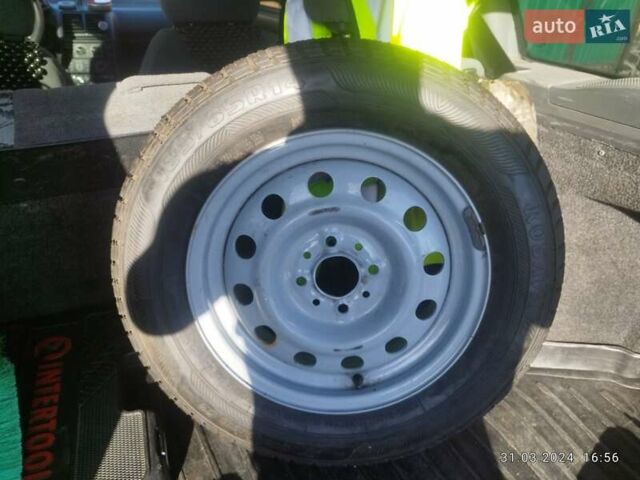 Зелений ВАЗ 2111, об'ємом двигуна 1.6 л та пробігом 288 тис. км за 2000 $, фото 8 на Automoto.ua