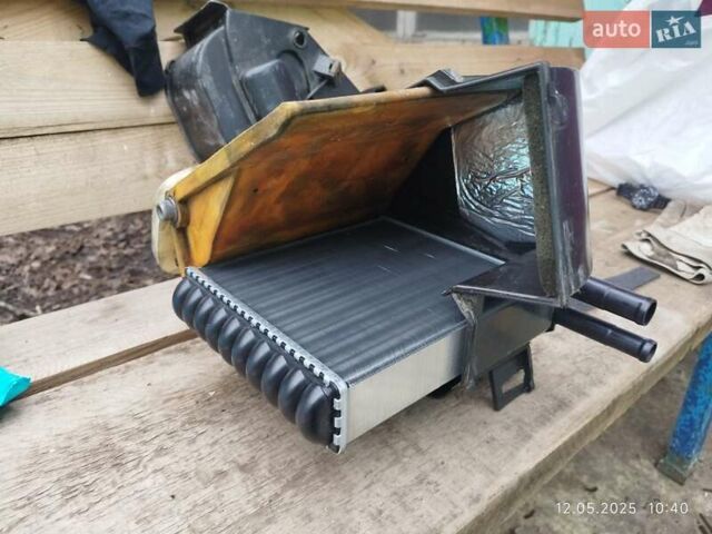 Зелений ВАЗ 2111, об'ємом двигуна 1.6 л та пробігом 288 тис. км за 2000 $, фото 16 на Automoto.ua