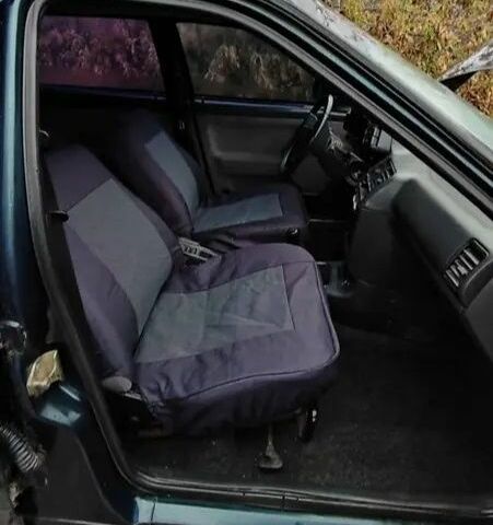 Зелений ВАЗ 2111, об'ємом двигуна 1.6 л та пробігом 189 тис. км за 921 $, фото 7 на Automoto.ua