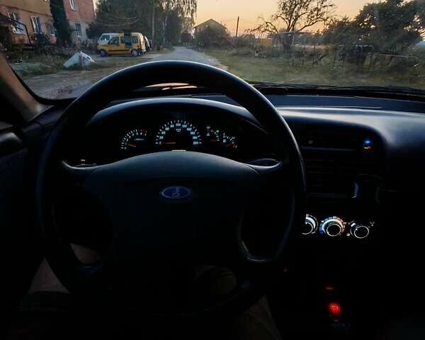 Зелений ВАЗ 2111, об'ємом двигуна 1.6 л та пробігом 214 тис. км за 2100 $, фото 13 на Automoto.ua