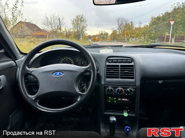 Зеленый ВАЗ 2111, объемом двигателя 1.6 л и пробегом 197 тыс. км за 2099 $, фото 7 на Automoto.ua