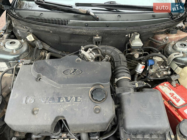 Зелений ВАЗ 2111, об'ємом двигуна 1.6 л та пробігом 197 тис. км за 2099 $, фото 8 на Automoto.ua