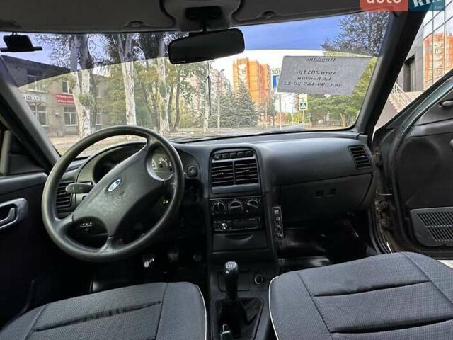 Зеленый ВАЗ 2111, объемом двигателя 1.6 л и пробегом 159 тыс. км за 3150 $, фото 13 на Automoto.ua