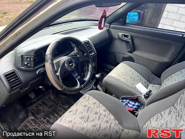 Бежевый ВАЗ 2112, объемом двигателя 1.6 л и пробегом 180 тыс. км за 2000 $, фото 2 на Automoto.ua