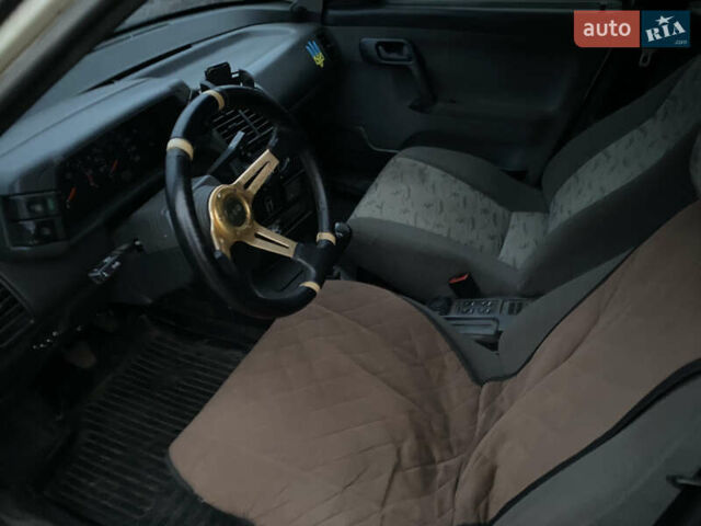 Бежевый ВАЗ 2112, объемом двигателя 1.6 л и пробегом 200 тыс. км за 1450 $, фото 13 на Automoto.ua