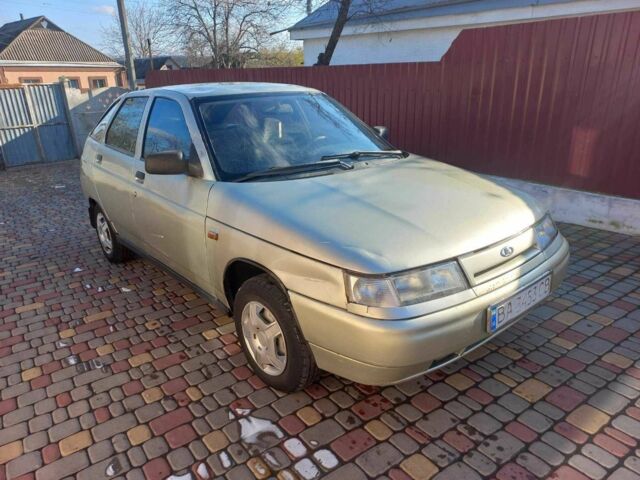 Бежевый ВАЗ 2112, объемом двигателя 1.6 л и пробегом 350 тыс. км за 900 $, фото 1 на Automoto.ua