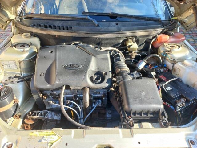 Бежевый ВАЗ 2112, объемом двигателя 1.6 л и пробегом 350 тыс. км за 900 $, фото 3 на Automoto.ua