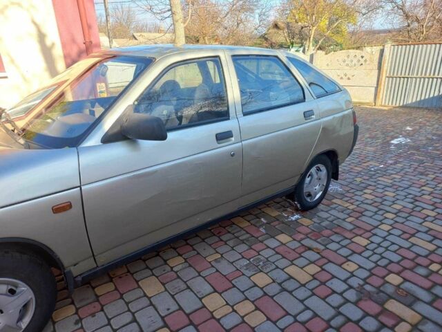 Бежевый ВАЗ 2112, объемом двигателя 1.6 л и пробегом 350 тыс. км за 900 $, фото 2 на Automoto.ua