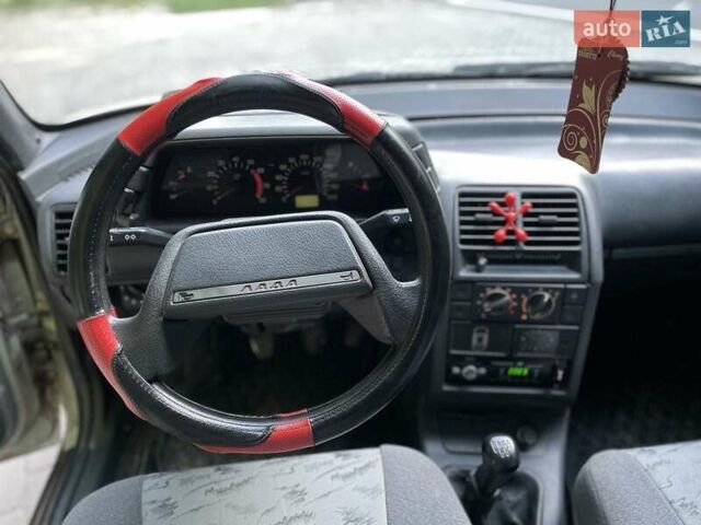 Бежевий ВАЗ 2112, об'ємом двигуна 1.6 л та пробігом 140 тис. км за 1700 $, фото 8 на Automoto.ua