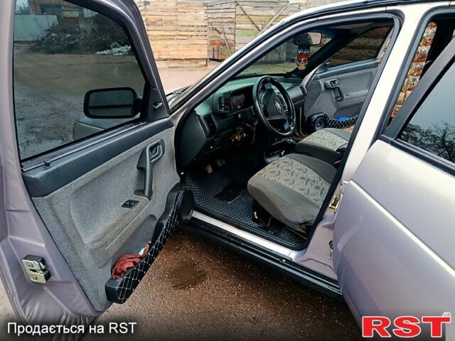 Бежевий ВАЗ 2112, об'ємом двигуна 1.6 л та пробігом 230 тис. км за 2300 $, фото 4 на Automoto.ua