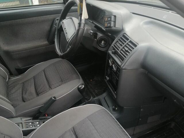 Бежевый ВАЗ 2112, объемом двигателя 1.6 л и пробегом 250 тыс. км за 1350 $, фото 6 на Automoto.ua