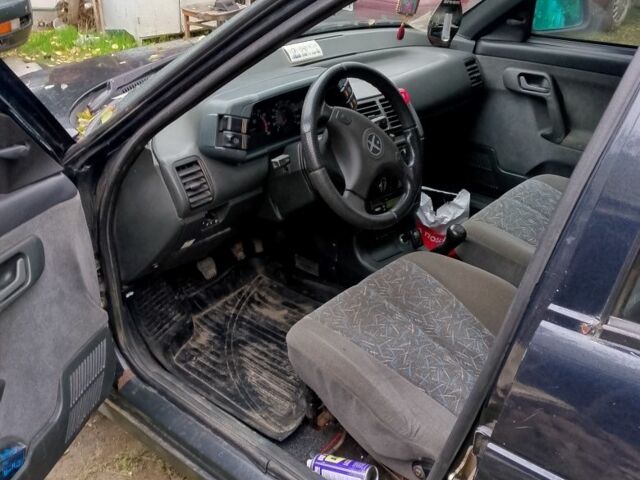 Черный ВАЗ 2112, объемом двигателя 1.5 л и пробегом 94 тыс. км за 1400 $, фото 6 на Automoto.ua